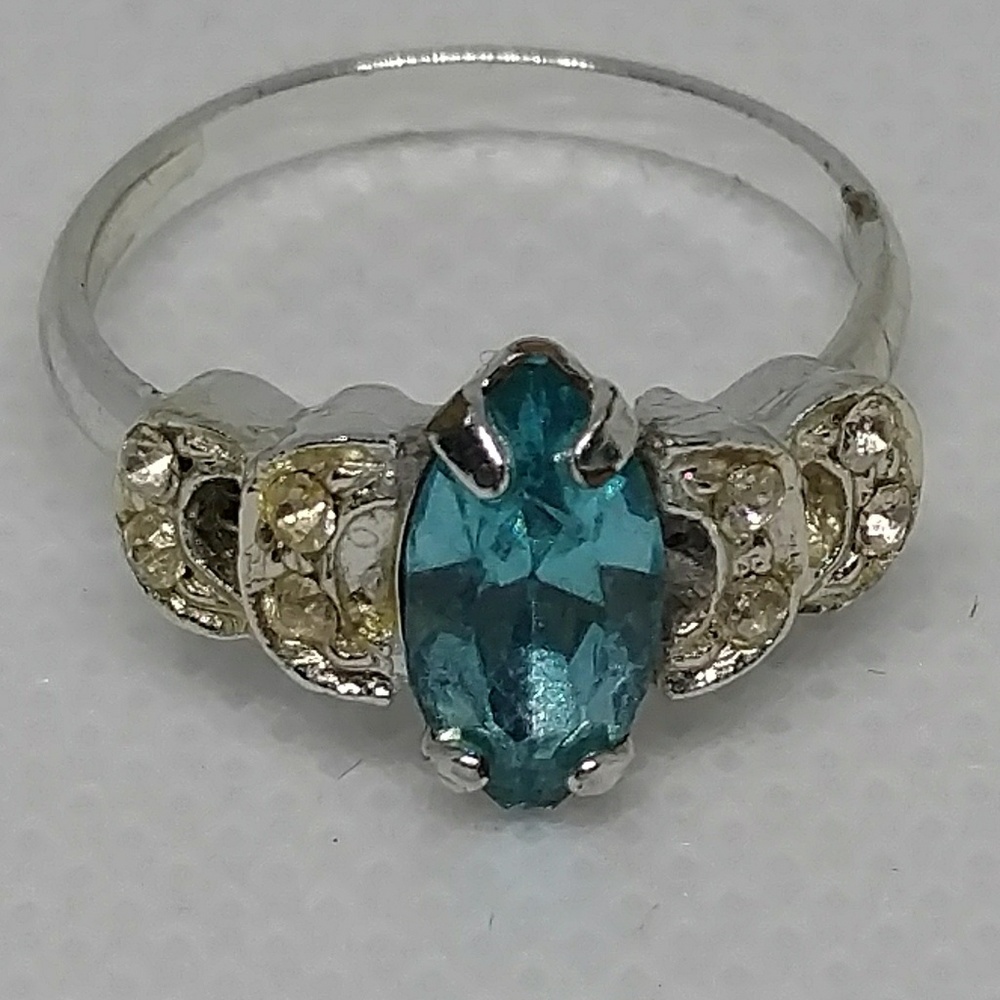Vintage blue marquis cut rhinestone ring